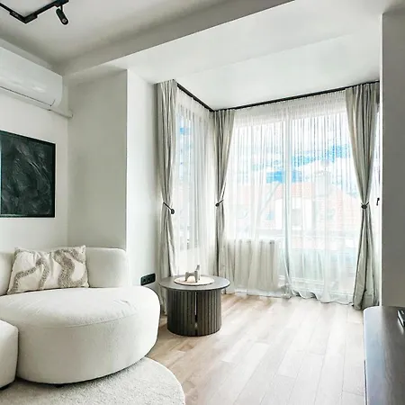 Apartament Modern & Quiet 1br Near Center By Flat Mаnager