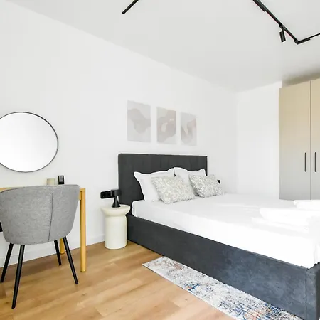 Modern & Quiet 1br Near Center By Flat Mаnager