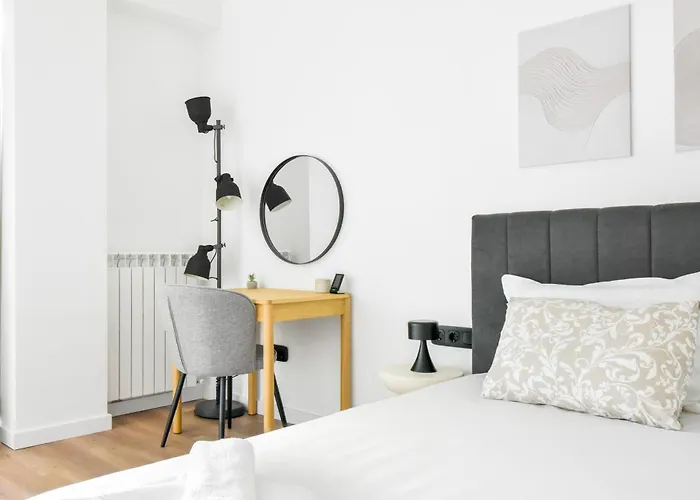 Lägenhet Modern & Quiet 1br Near Center By Flat Mаnager